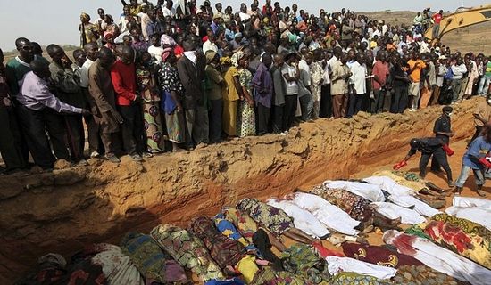 Нигерия. Похороны христиан, убитых сектой Boko Haram